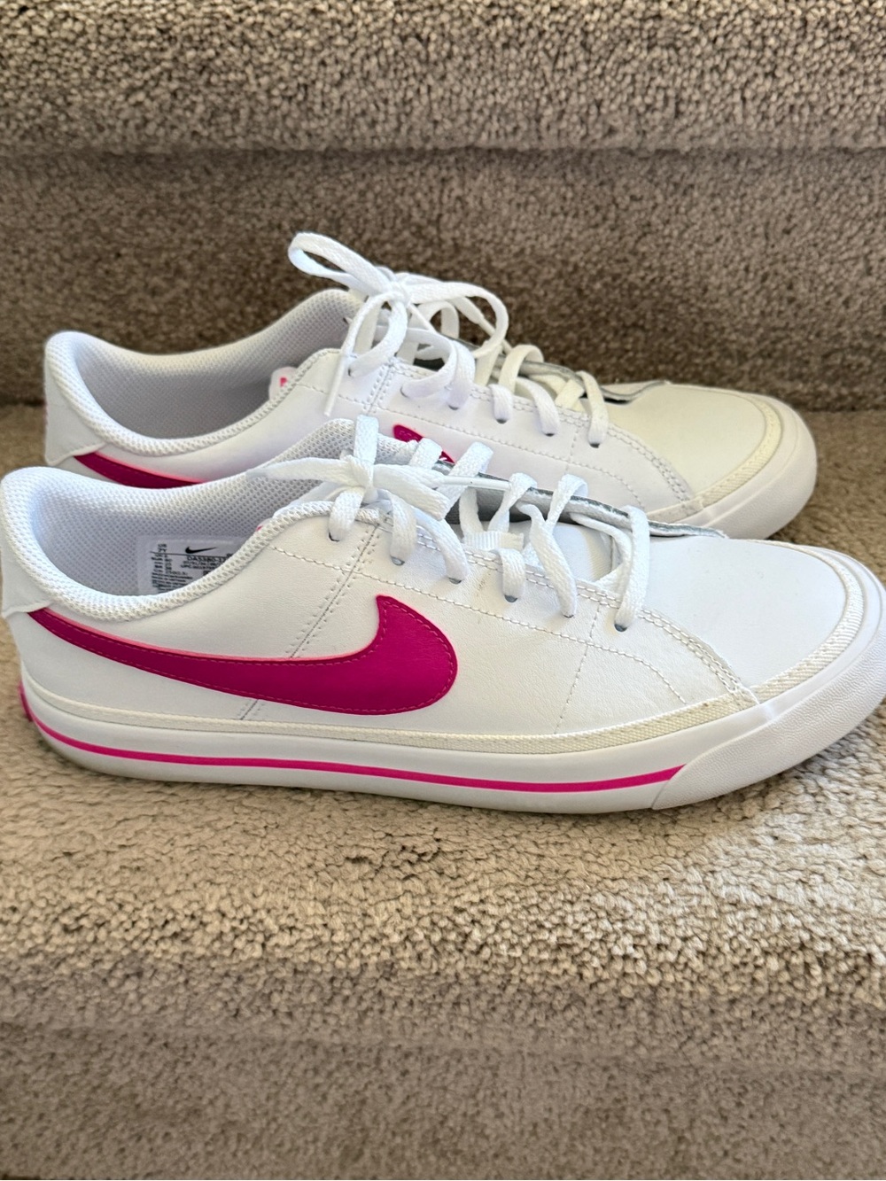 Nike Pink Youth 7 sneakers